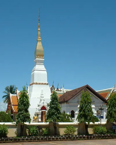 サコンナコンのวัดพระธาตุเชิงชุมวรวิหาร